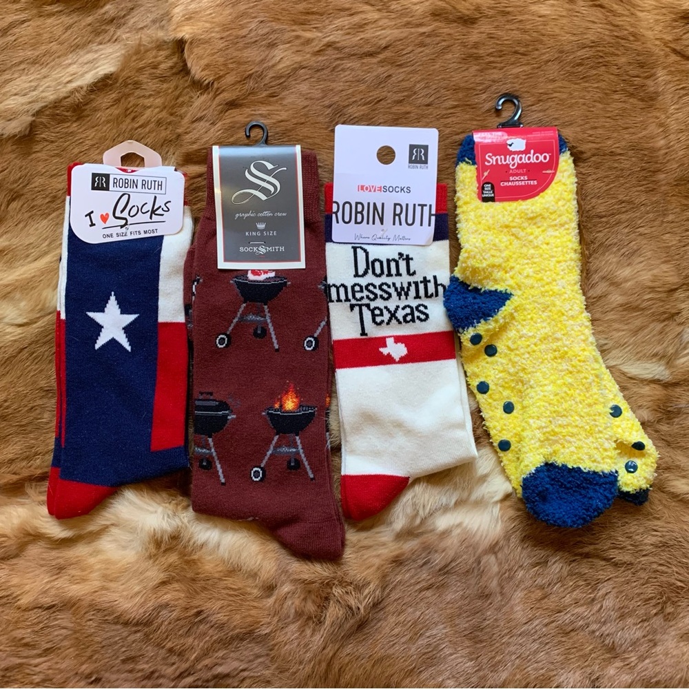 BRAND NEW Bundle of 4 Texas themed and cozy socks